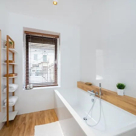 Apartament Delux Aleja Nmp 8 - Free Parking Częstochowa Esterno foto